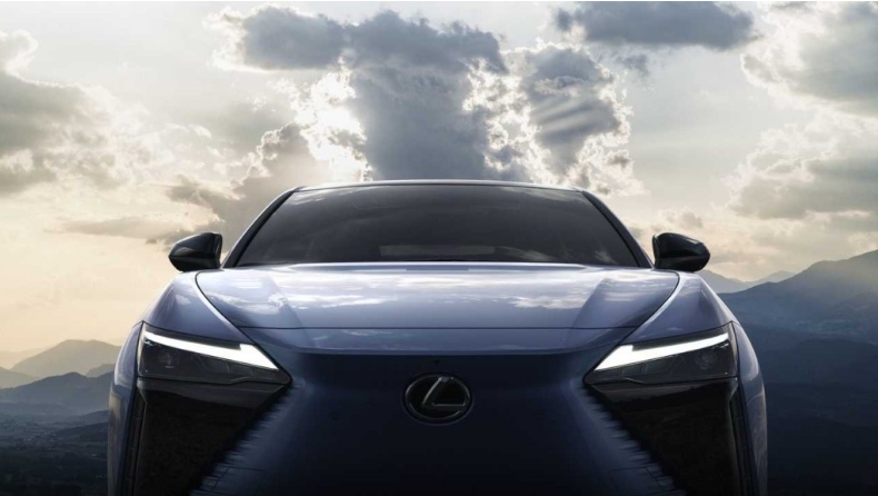 Lexus проявил заинтересованность в использовании штурвала в своем новом электрическом кроссовере RZ450e.